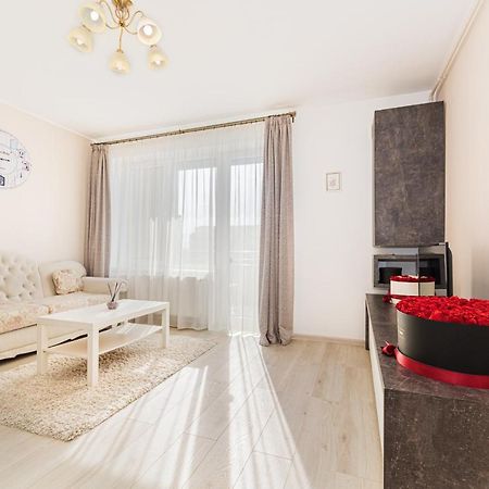 Apartament Belles Roses Brasov Apartment Exterior photo