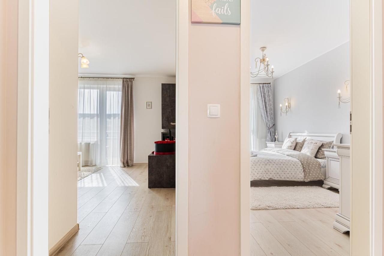 Apartament Belles Roses Brasov Apartment Exterior photo